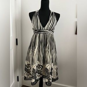 ALICE + OLIVIA Dress Black Ivory Striped
Floral Fit Flare -Size S